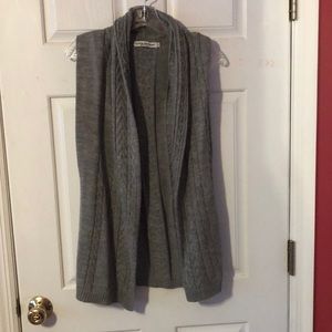 Grey wool knitted no sleeve sweater